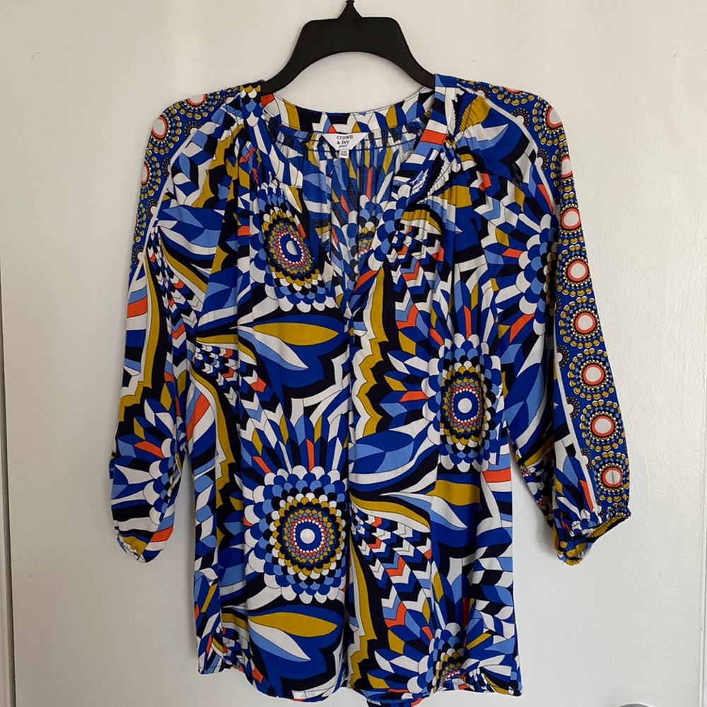 CROWN &IVY PM ladies blouse kaleidoscope pattern colors